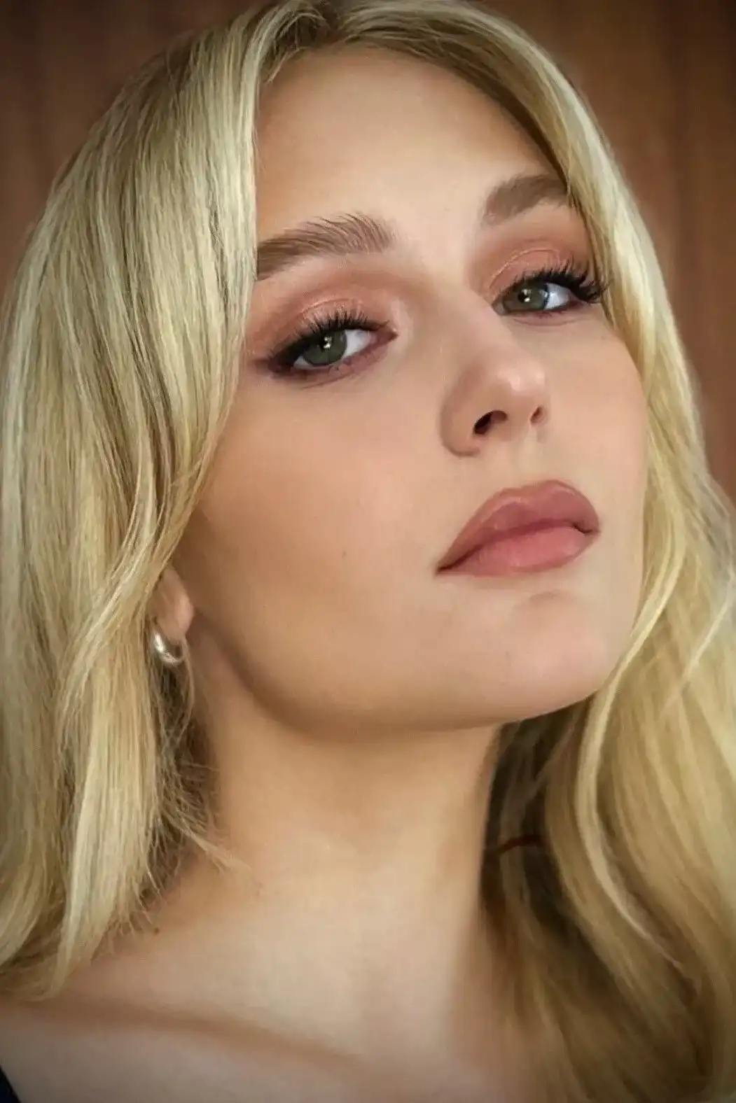 Alyvia Alyn Lind