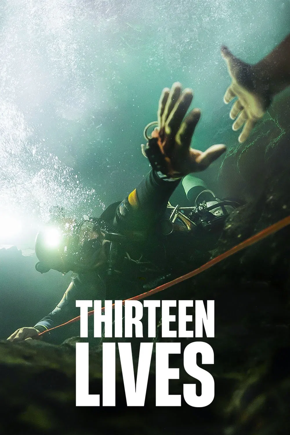 Poster chính thức của phim Phim Tâm Lý, Phim Giật Gân "13 Sinh Mạng" (Thirteen Lives - 2022), với sự tham gia của diễn viên Viggo Mortensen và Colin Farrell.