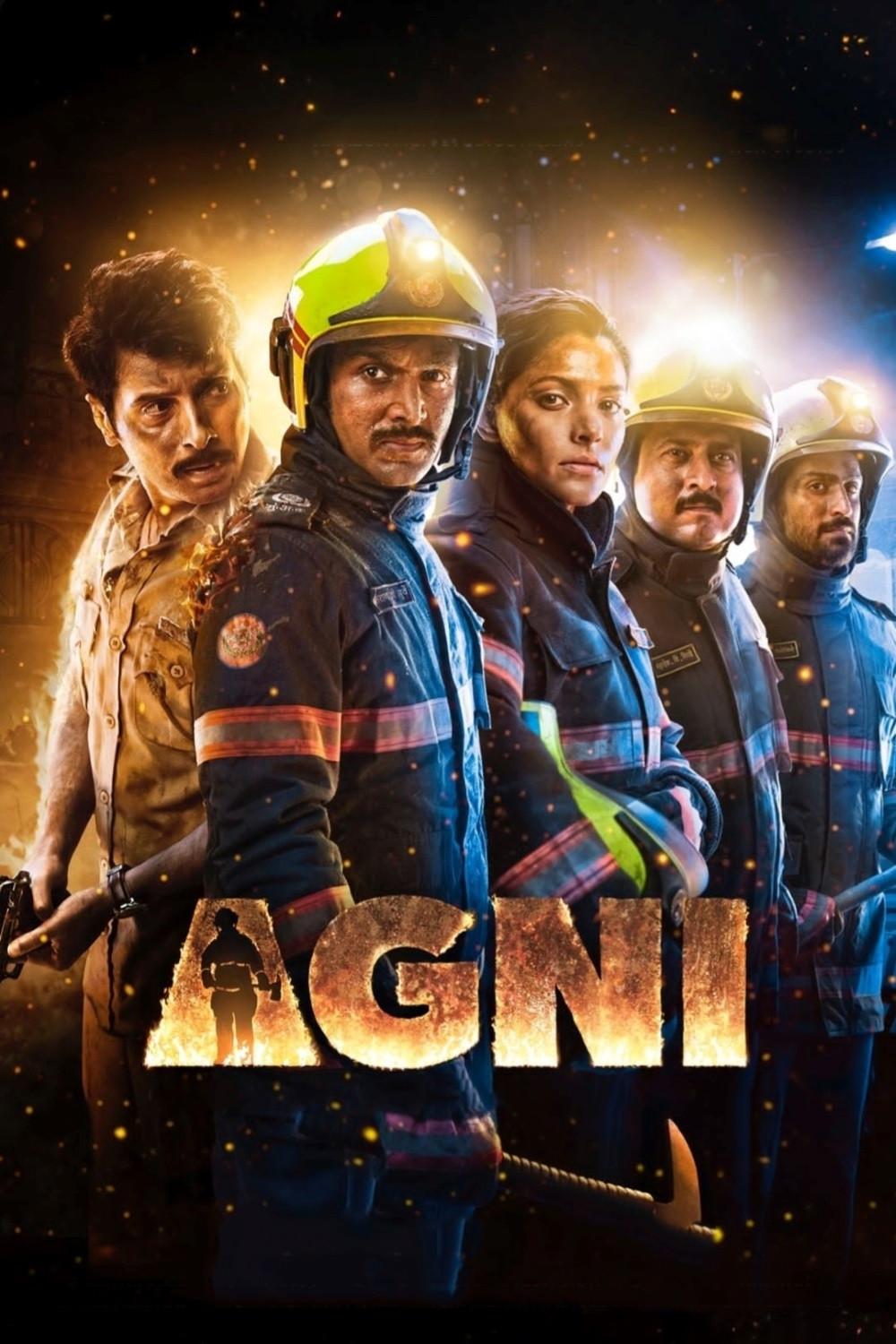 Poster chính thức của phim Phim Hành Động, Phim Phiêu Lưu "Agni" (Agni - 2024), với sự tham gia của diễn viên Pratik Gandhi và Divyendu Sharma.