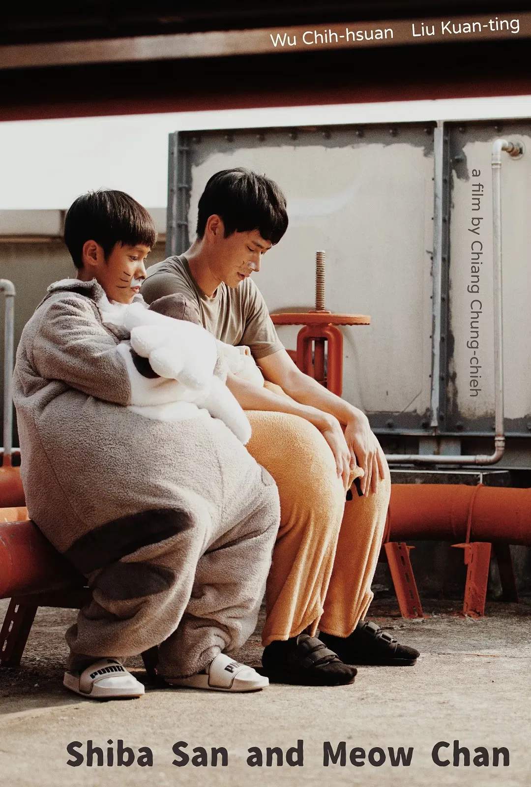 Poster chính thức của phim Phim Tình Cảm, Phim Tâm Lý "Anh Chai và anh Miêu" (Shiba San and Meow Chan - 2018), với sự tham gia của diễn viên Lưu Quán Đình và Chih-Hsuan Wu.