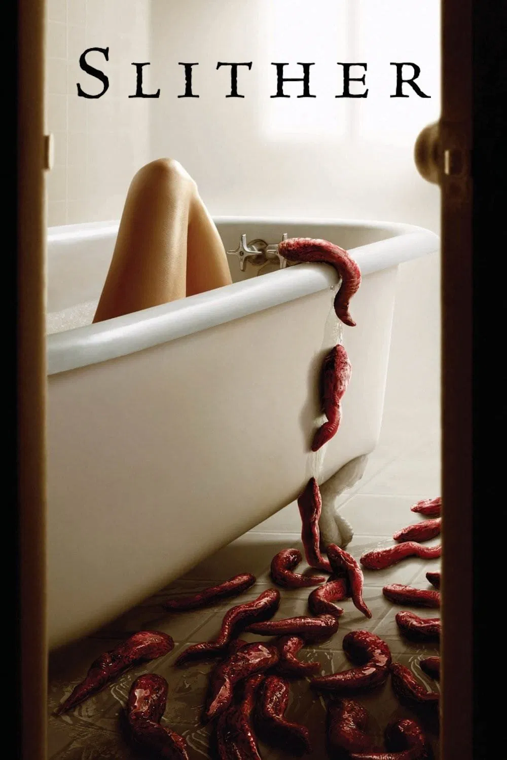 Poster chính thức của phim Phim Kinh Dị, Phim Viễn Tưởng "Ấu Trùng Ma" (Slither - 2006), với sự tham gia của diễn viên Nathan Fillion và Michael Rooker.