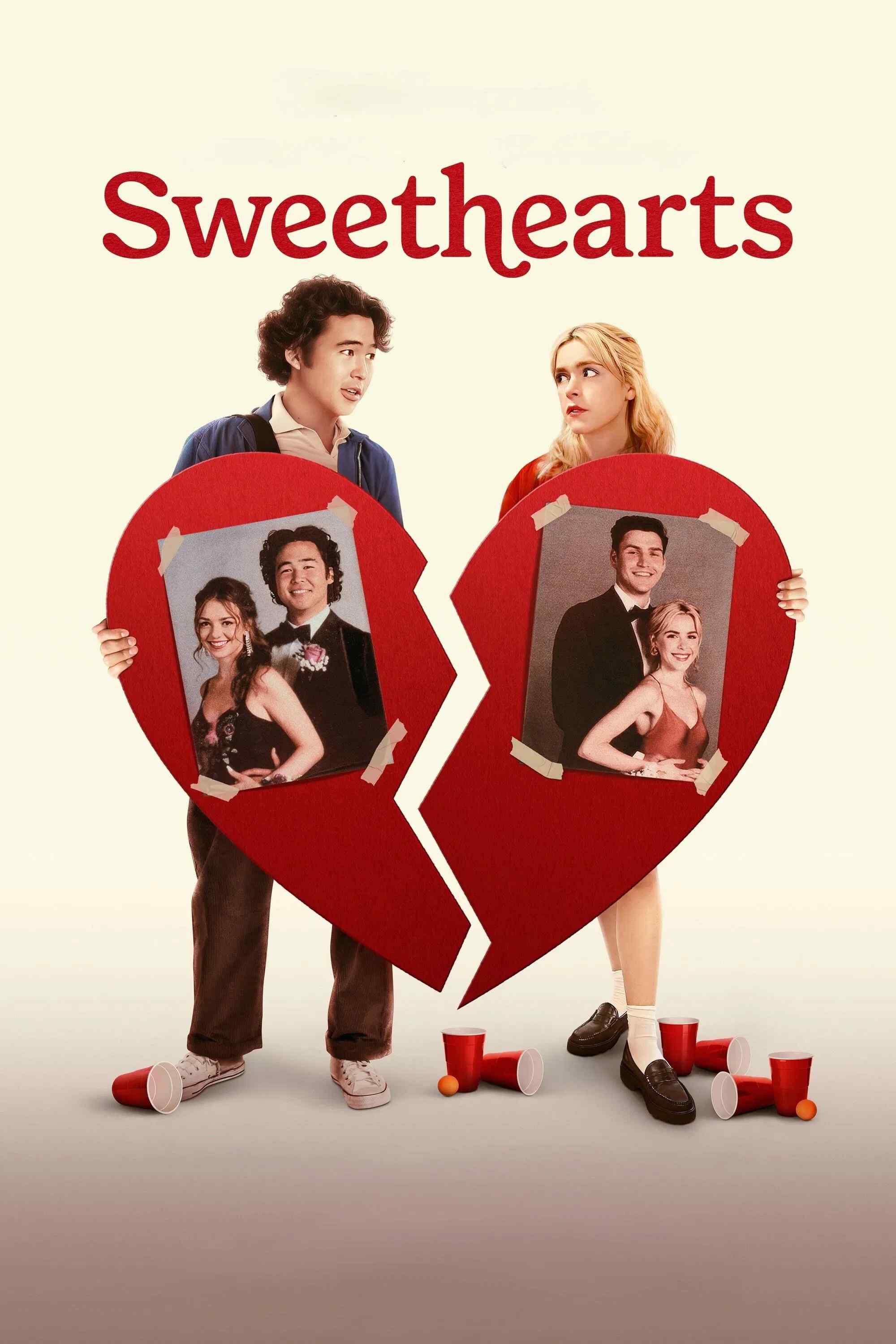 Poster chính thức của phim Phim Hài "Bạn Yêu Dấu" (Sweethearts - 2024), với sự tham gia của diễn viên Kiernan Shipka và Nico Hiraga.