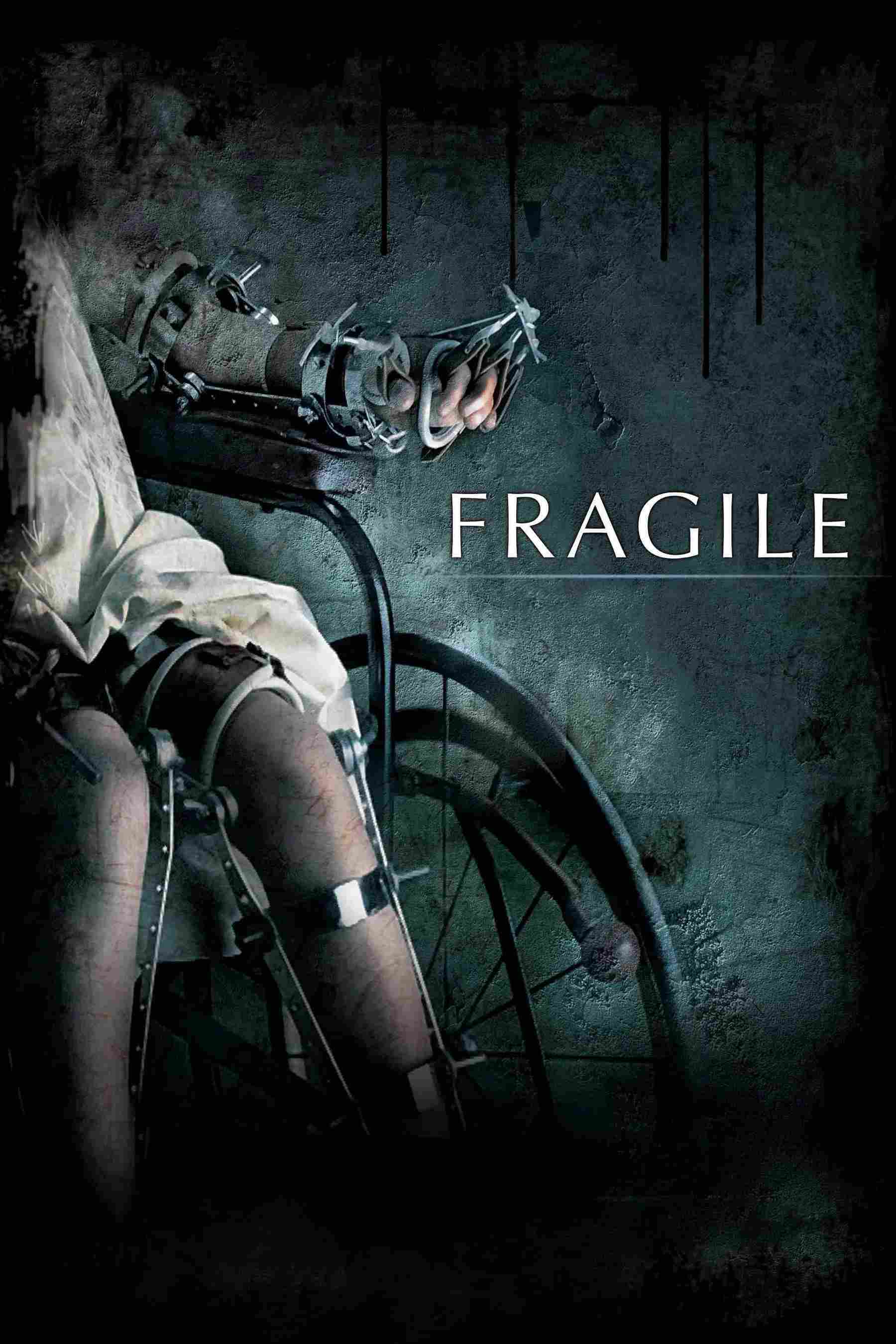 Poster chính thức của phim Phim Kinh Dị, Phim Giật Gân "Bệnh Viện Kinh Hoàng" (Fragile - 2005), với sự tham gia của diễn viên Calista Flockhart và Richard Roxburgh.
