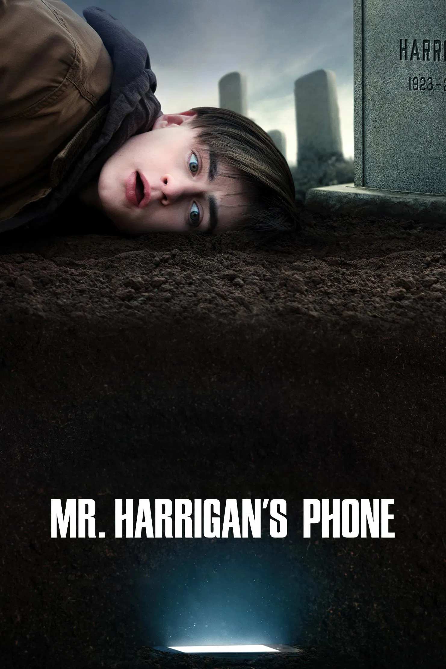 Poster chính thức của phim Phim Tâm Lý, Phim Kinh Dị "Chiếc Điện Thoại Của Ngài Harrigan" (Mr. Harrigan's Phone - 2022), với sự tham gia của diễn viên Donald Sutherland và Jaeden Martell.