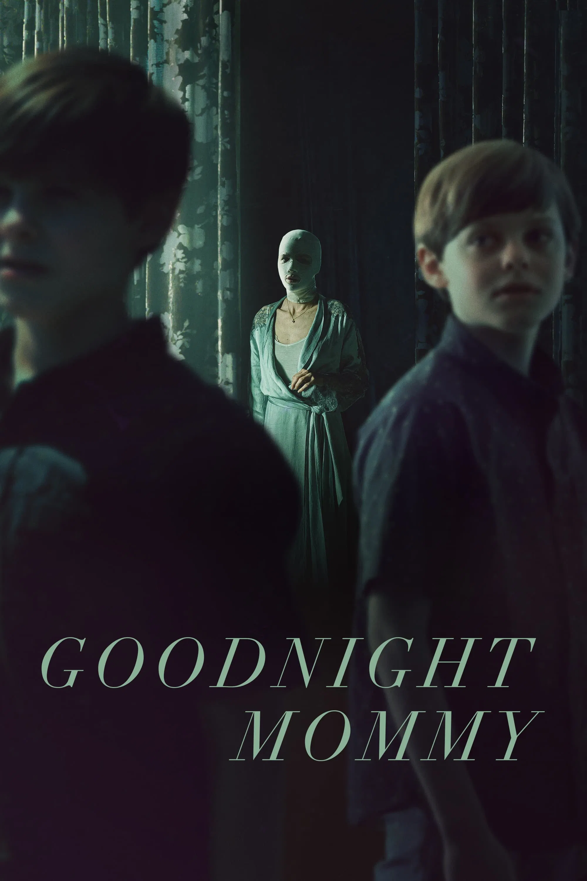 Poster chính thức của phim Phim Kinh Dị, Phim Giật Gân "Chúc Mẹ Ngủ Ngon" (Goodnight Mommy - 2022), với sự tham gia của diễn viên Naomi Watts và Cameron Crovetti.
