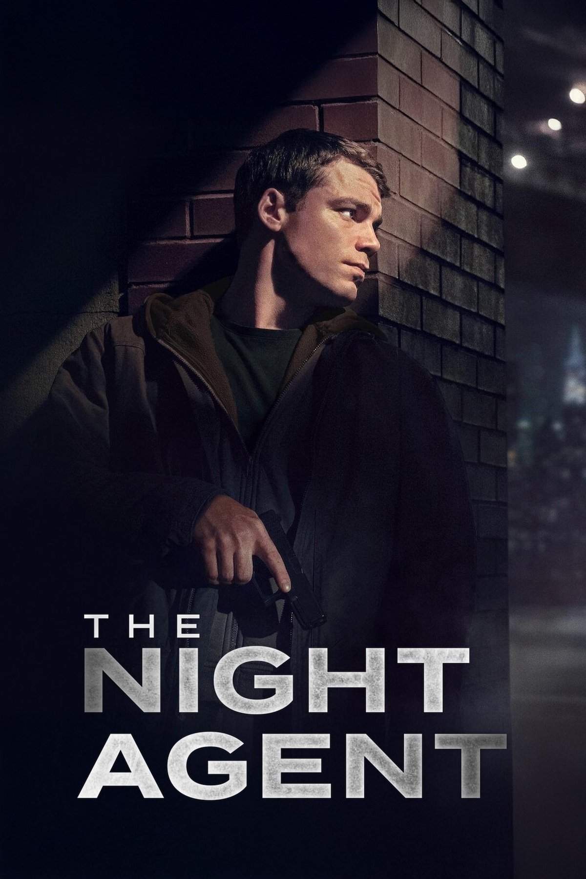 Poster chính thức của phim Phim Hành Động & Phiêu Lưu, Phim Tâm Lý "Đặc Vụ Đêm (Phần 2)" (The Night Agent - 2023), với sự tham gia của diễn viên Gabriel Basso và Luciane Buchanan.