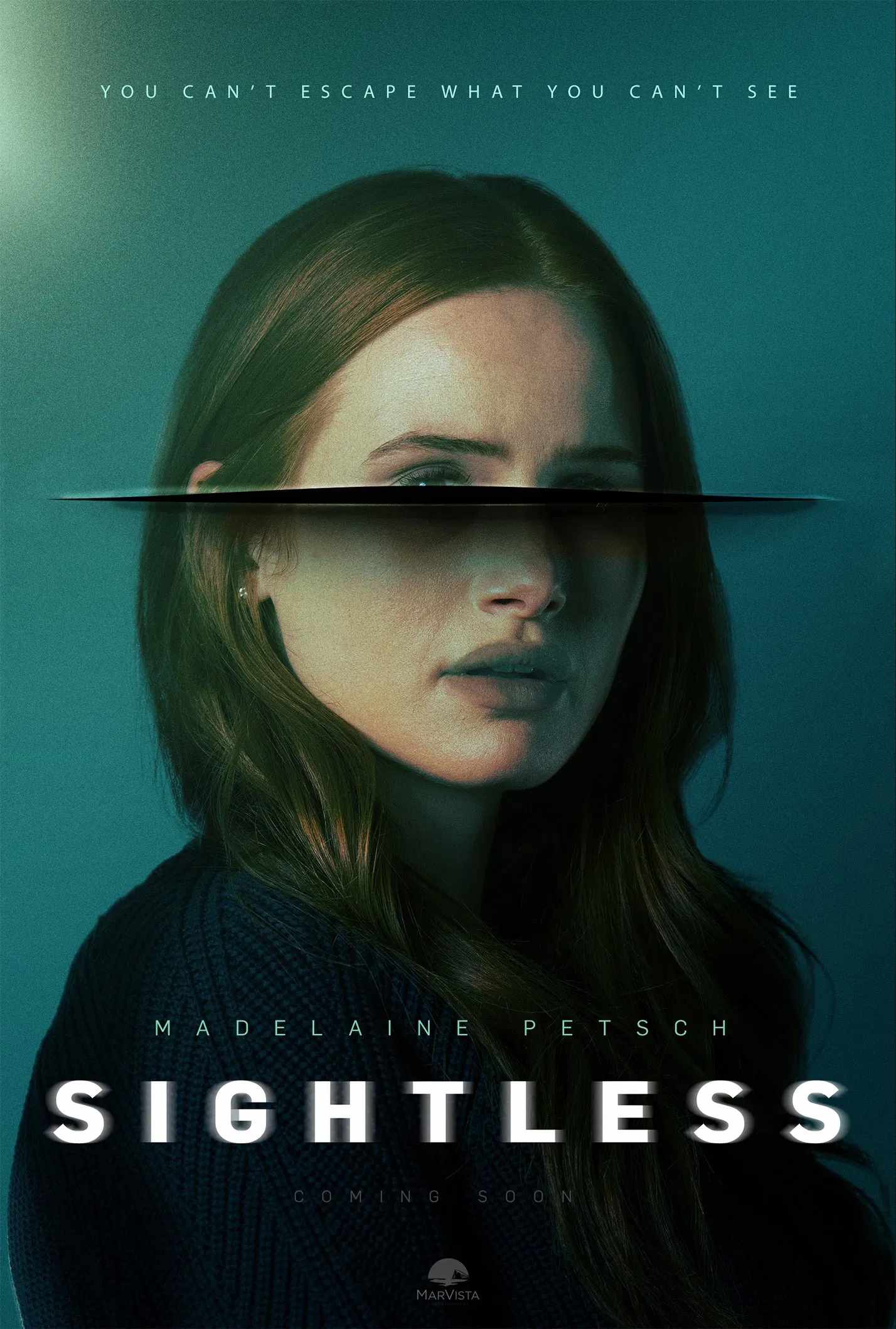 Poster chính thức của phim Phim Giật Gân, Phim Kinh Dị "Điểm Mù Chết Chóc" (Sightless - 2020), với sự tham gia của diễn viên Madelaine Petsch và Alexander Koch.
