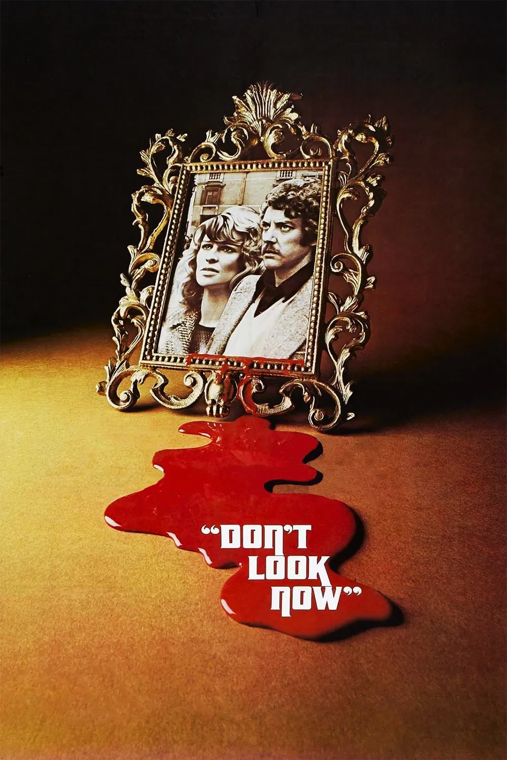 Poster chính thức của phim Phim Giật Gân, Phim Tâm Lý "Đừng Nhìn Bây Giờ" (Don't Look Now - 1973), với sự tham gia của diễn viên Donald Sutherland và Julie Christie.