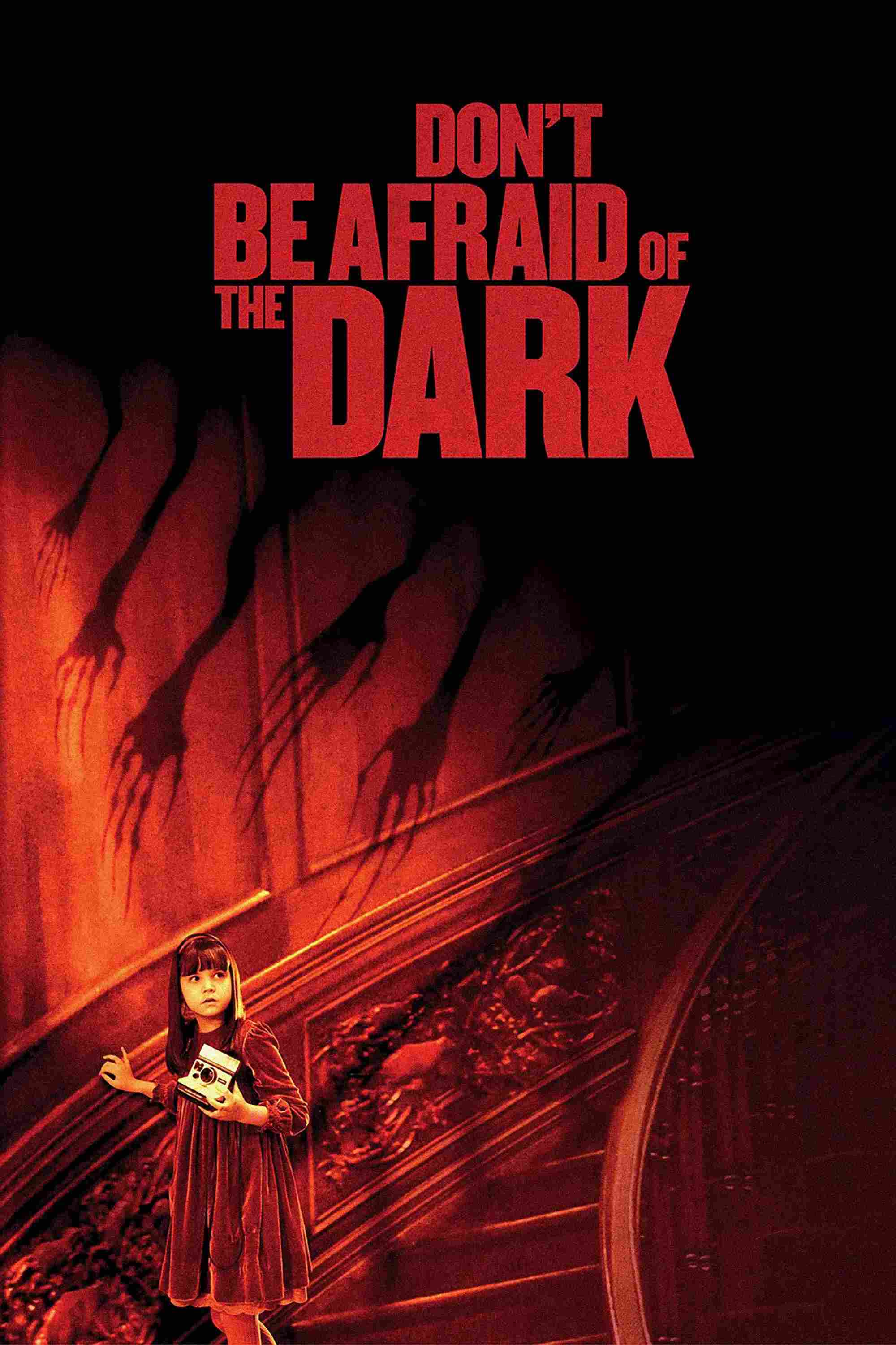Poster chính thức của phim Phim Giả Tượng, Phim Kinh Dị "Đừng Sợ Bóng Tối" (Don't Be Afraid of the Dark - 2010), với sự tham gia của diễn viên Katie Holmes và Guy Pearce.