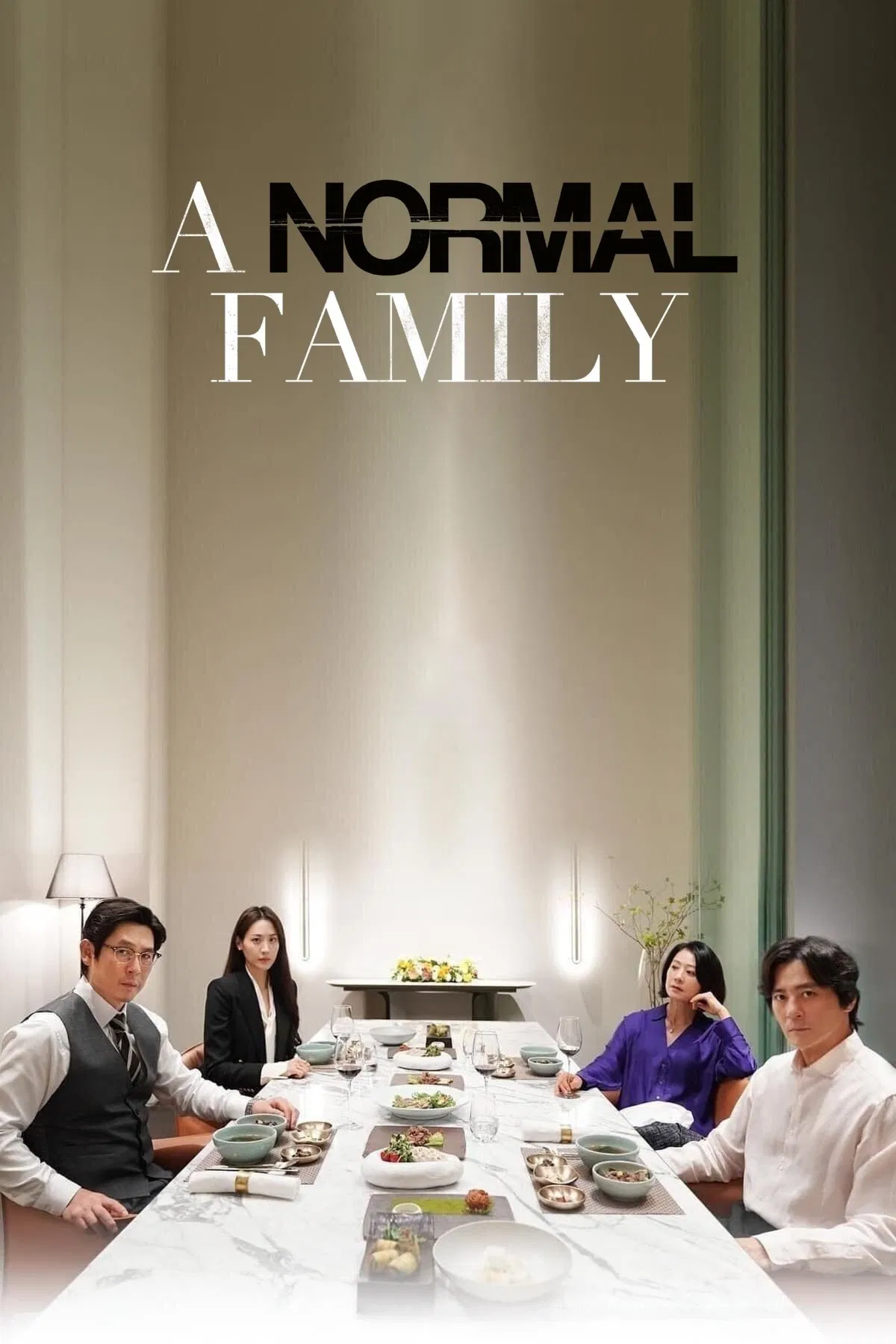 Poster chính thức của phim Phim Tâm Lý, Phim Giật Gân "Gia Đình Hoàn Hảo" (A Normal Family - 2024), với sự tham gia của diễn viên Sul Kyung-gu và Jang Dong-gun.