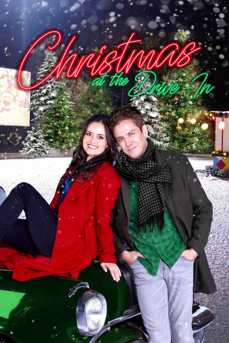 Poster chính thức của phim Phim Truyền Hình, Phim Hài "Giáng sinh ở rạp chiếu bóng ngoài trời" (Christmas at the Drive-In - 2022), với sự tham gia của diễn viên Danica McKellar và Neal Bledsoe.