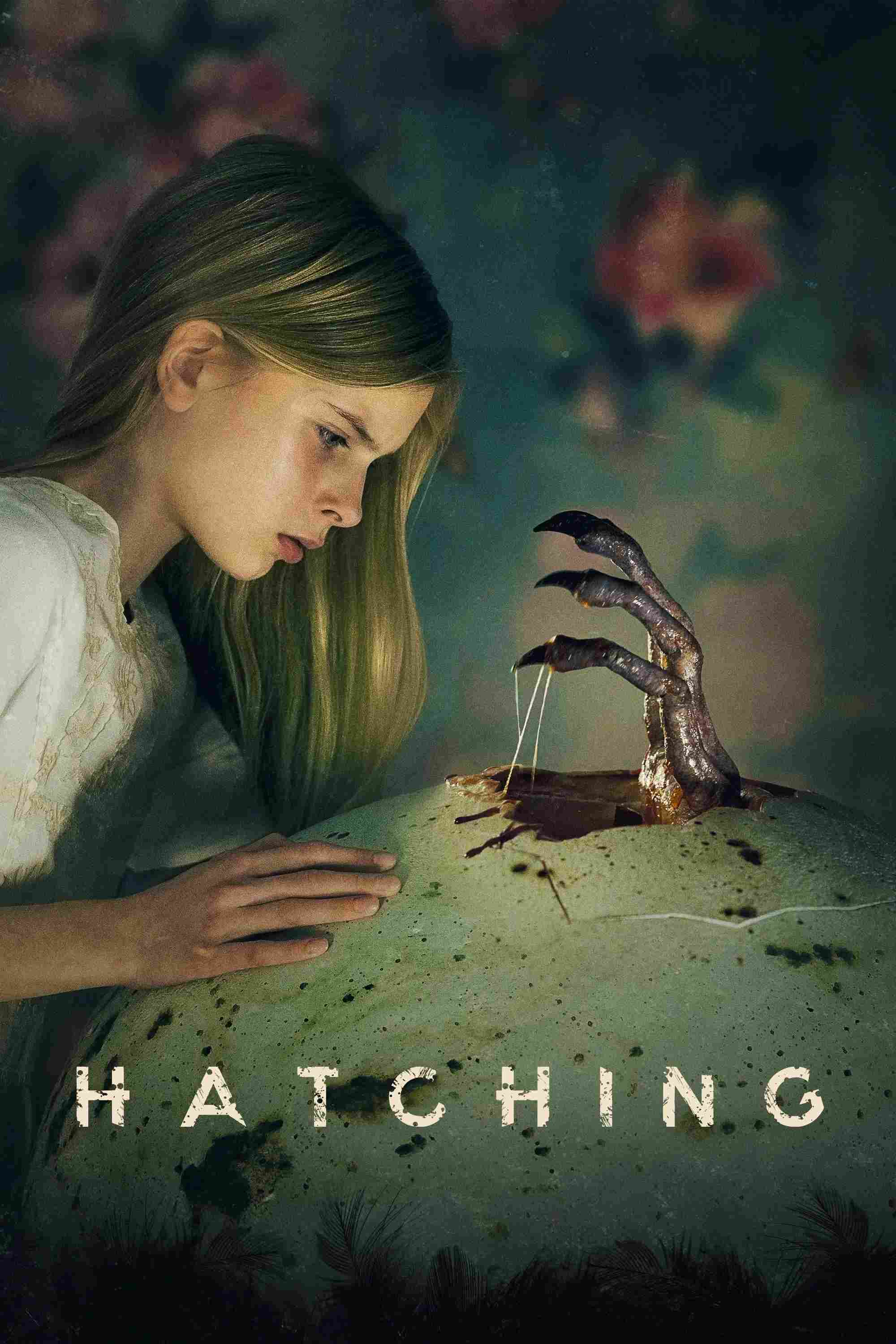 Poster chính thức của phim Phim Kinh Dị, Phim Giả Tượng "Hatching" (Hatching - 2022), với sự tham gia của diễn viên Siiri Solalinna và Sophia Heikkilä.