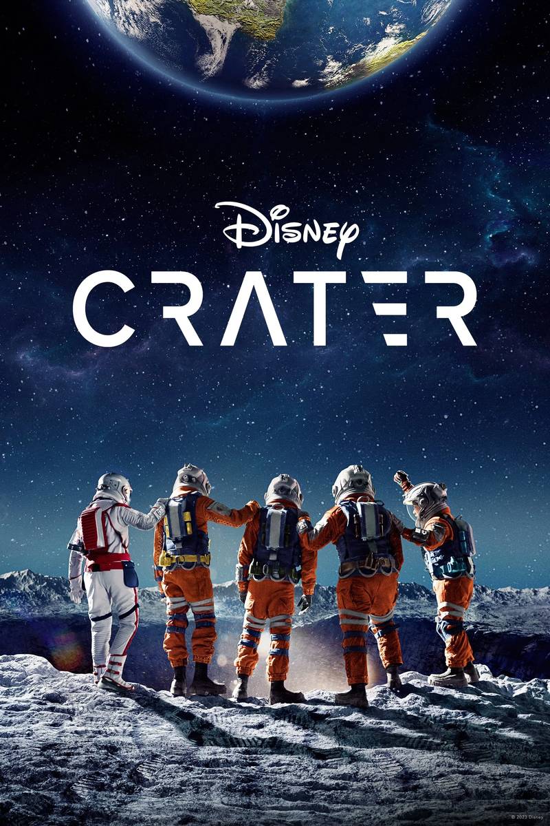 Poster chính thức của phim Phim Viễn Tưởng, Phim Hành Động "Hố Sâu Bí Ẩn" (Crater - 2023), với sự tham gia của diễn viên Isaiah Russell-Bailey và Mckenna Grace.