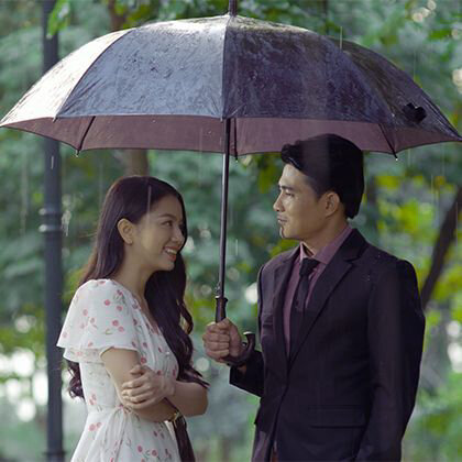 Poster chính thức của phim "Hoa Hồng Giấy" (Paper Rose - 2022), với sự tham gia của diễn viên Lê Hạ Anh và Quang Su.