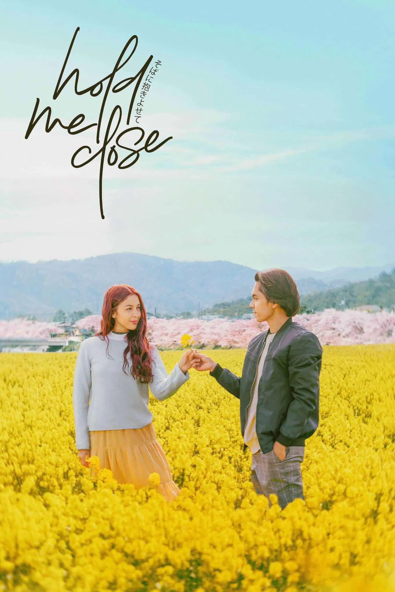 Poster chính thức của phim Phim Tình Cảm, Phim Tâm Lý "Hold Me Close" (Hold Me Close - 2024), với sự tham gia của diễn viên Carlo Aquino và Julia Barretto.