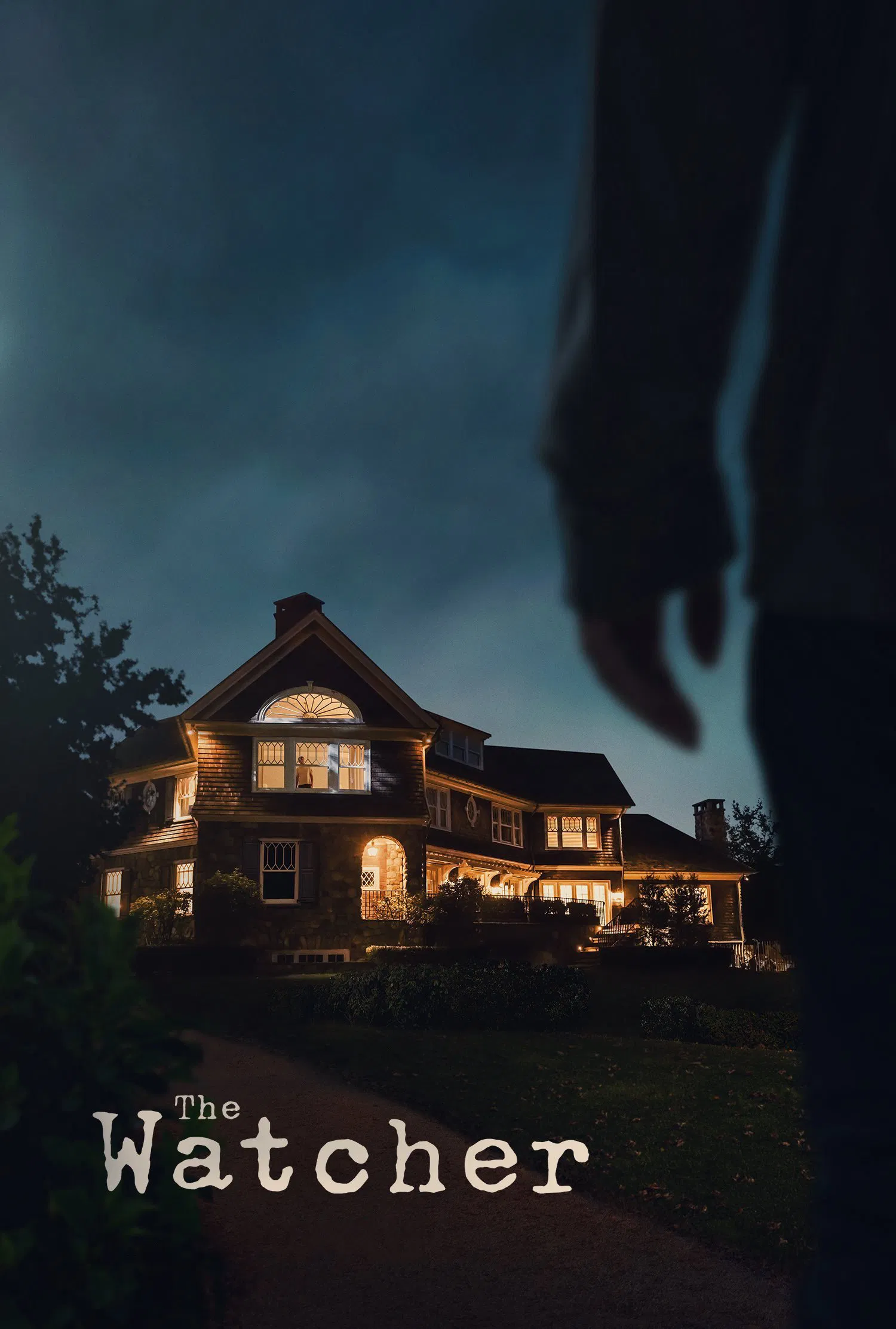 Poster chính thức của phim Phim Tâm Lý, Phim Bí Ẩn "Kẻ Theo Dõi" (The Watcher - 2022), với sự tham gia của diễn viên Naomi Watts và Bobby Cannavale.