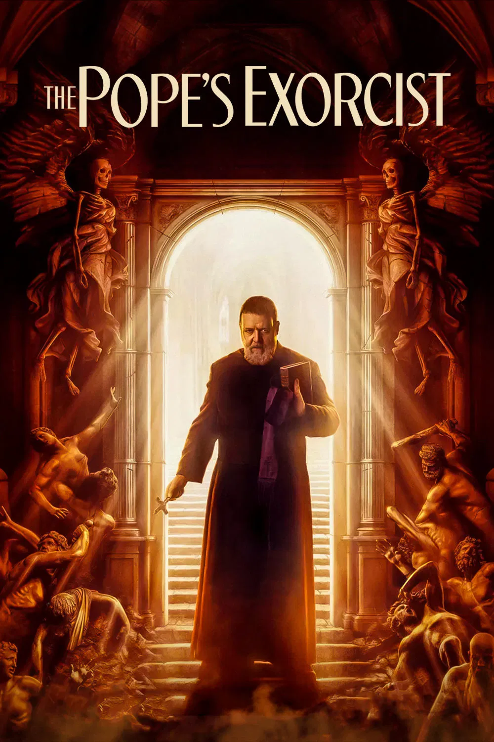 Poster chính thức của phim Phim Kinh Dị, Phim Giật Gân "Khắc Tinh Của Quỷ" (The Pope's Exorcist - 2023), với sự tham gia của diễn viên Russell Crowe và Daniel Zovatto.