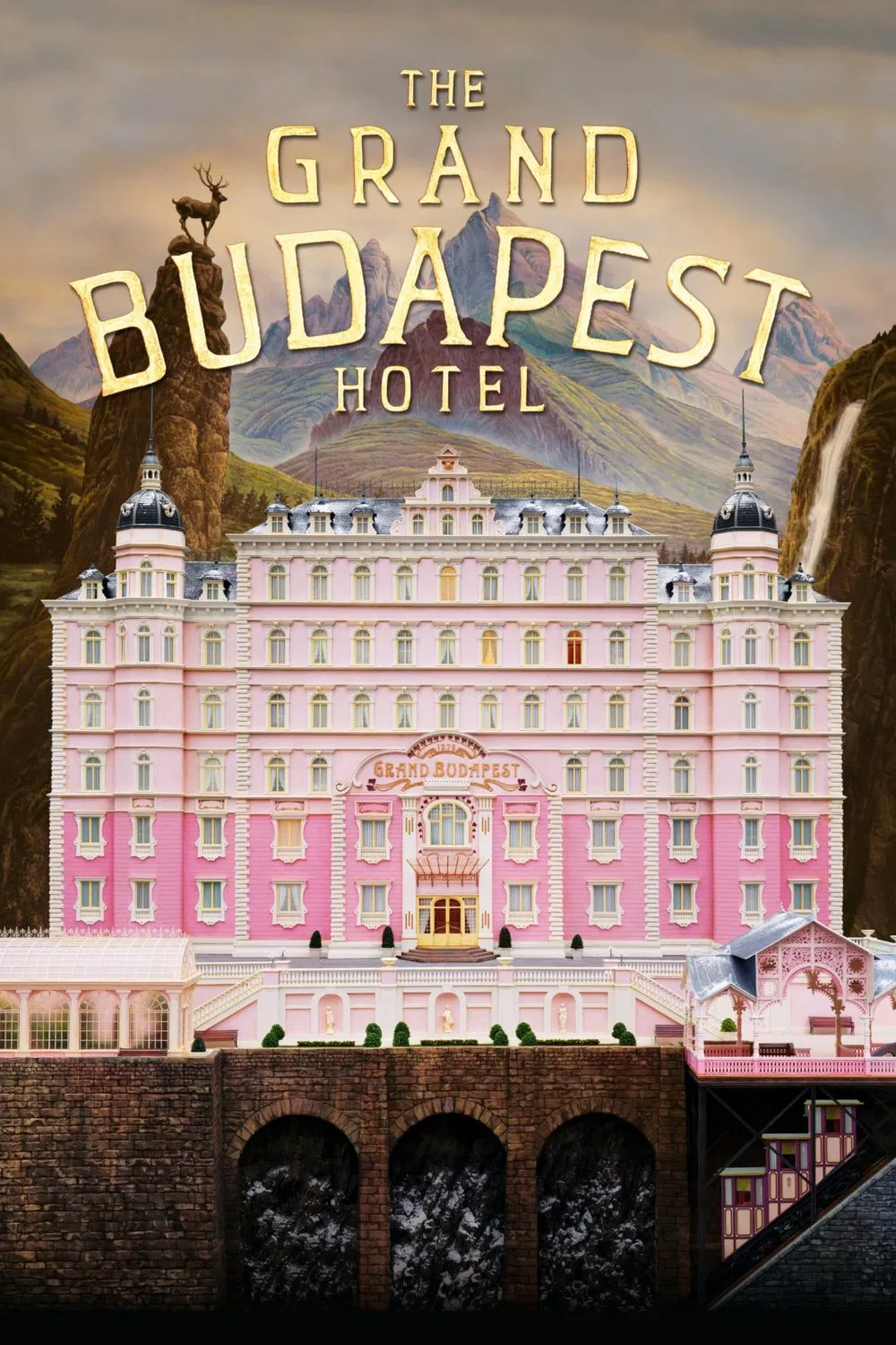 Poster chính thức của phim Phim Hài, Phim Tâm Lý "Khách Sạn Đế Vương" (The Grand Budapest Hotel - 2014), với sự tham gia của diễn viên Ralph Fiennes và F. Murray Abraham.