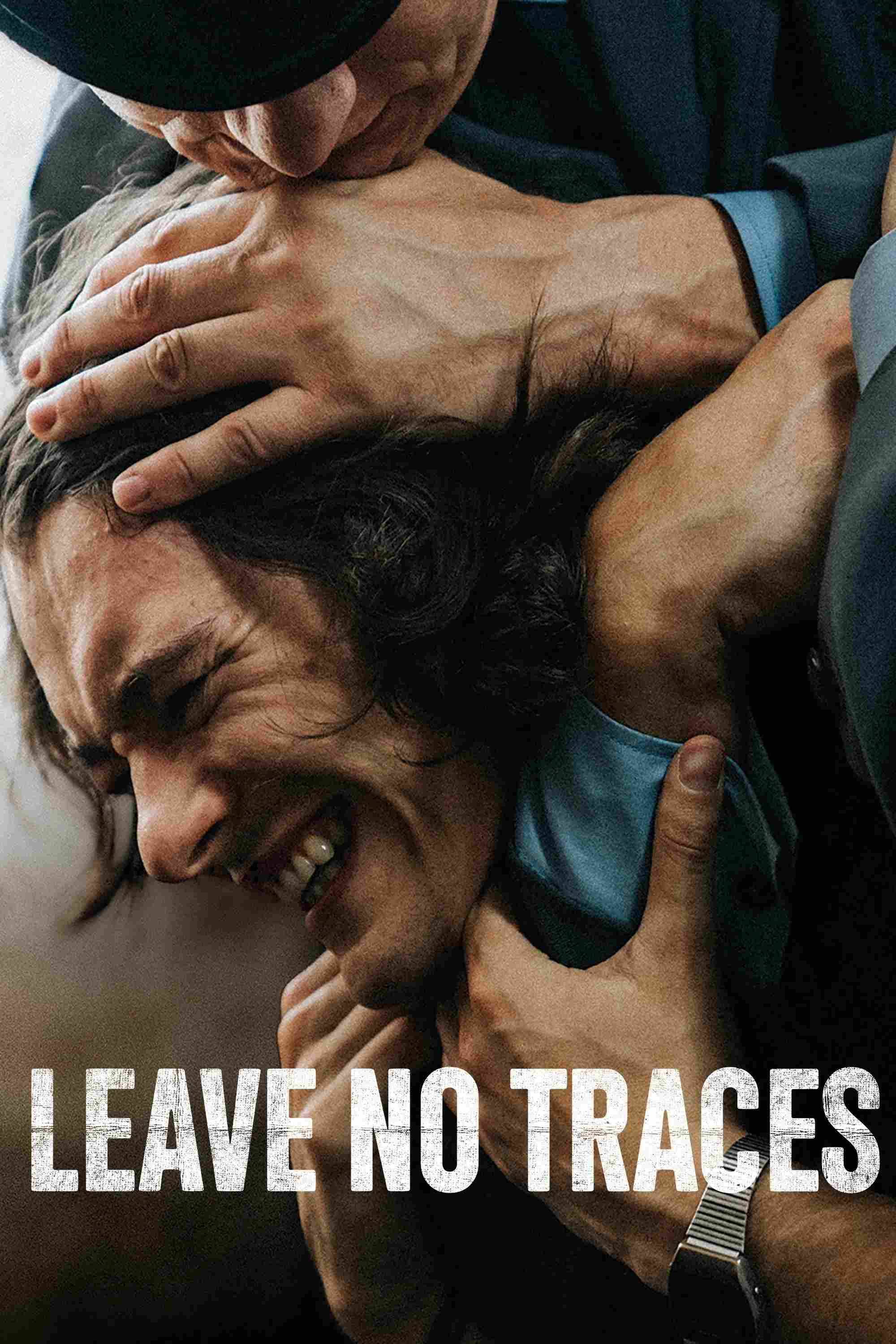 Poster chính thức của phim Phim Tâm Lý, Phim Lịch Sử "Leave No Traces" (Leave No Traces - 2021), với sự tham gia của diễn viên Tomasz Ziętek và Sandra Korzeniak.