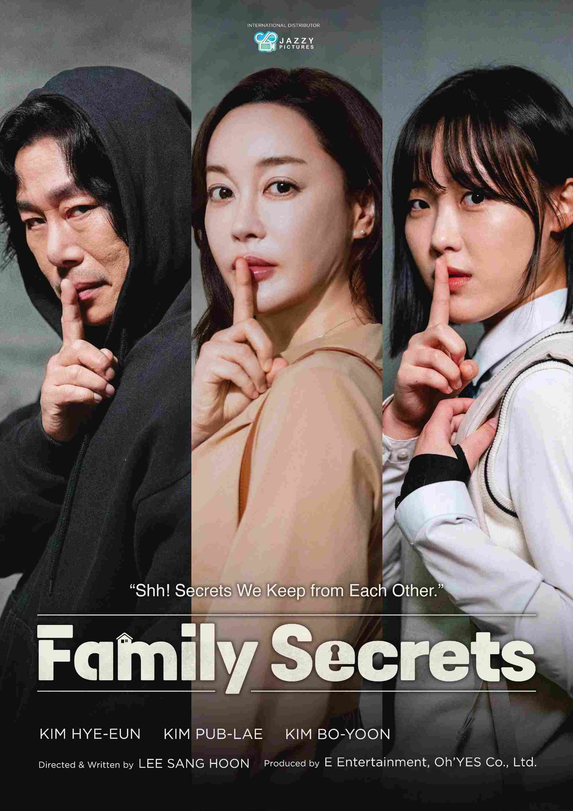 Poster chính thức của phim Phim Tâm Lý, Phim Hài "Lời Chưa Nói" (Family Secret - 2025), với sự tham gia của diễn viên Kim Pub-lae và Kim Hye-eun.