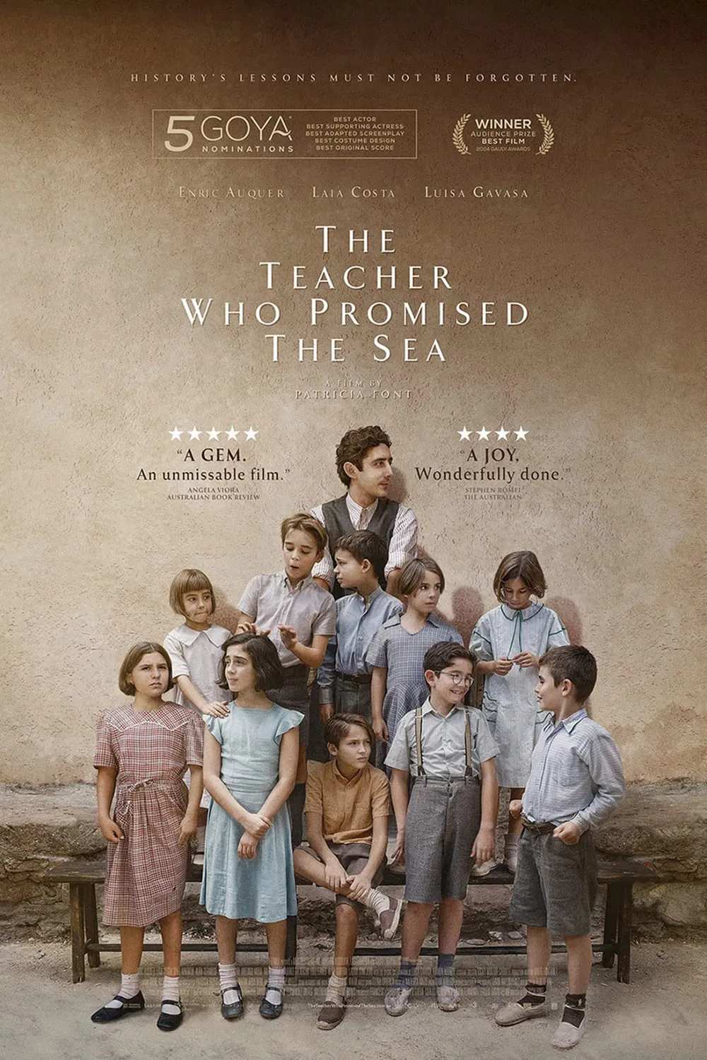 Poster chính thức của phim Phim Tâm Lý, Phim Lịch Sử "Lời Hứa Về Biển" (The Teacher Who Promised the Sea - 2023), với sự tham gia của diễn viên Enric Auquer và Laia Costa.