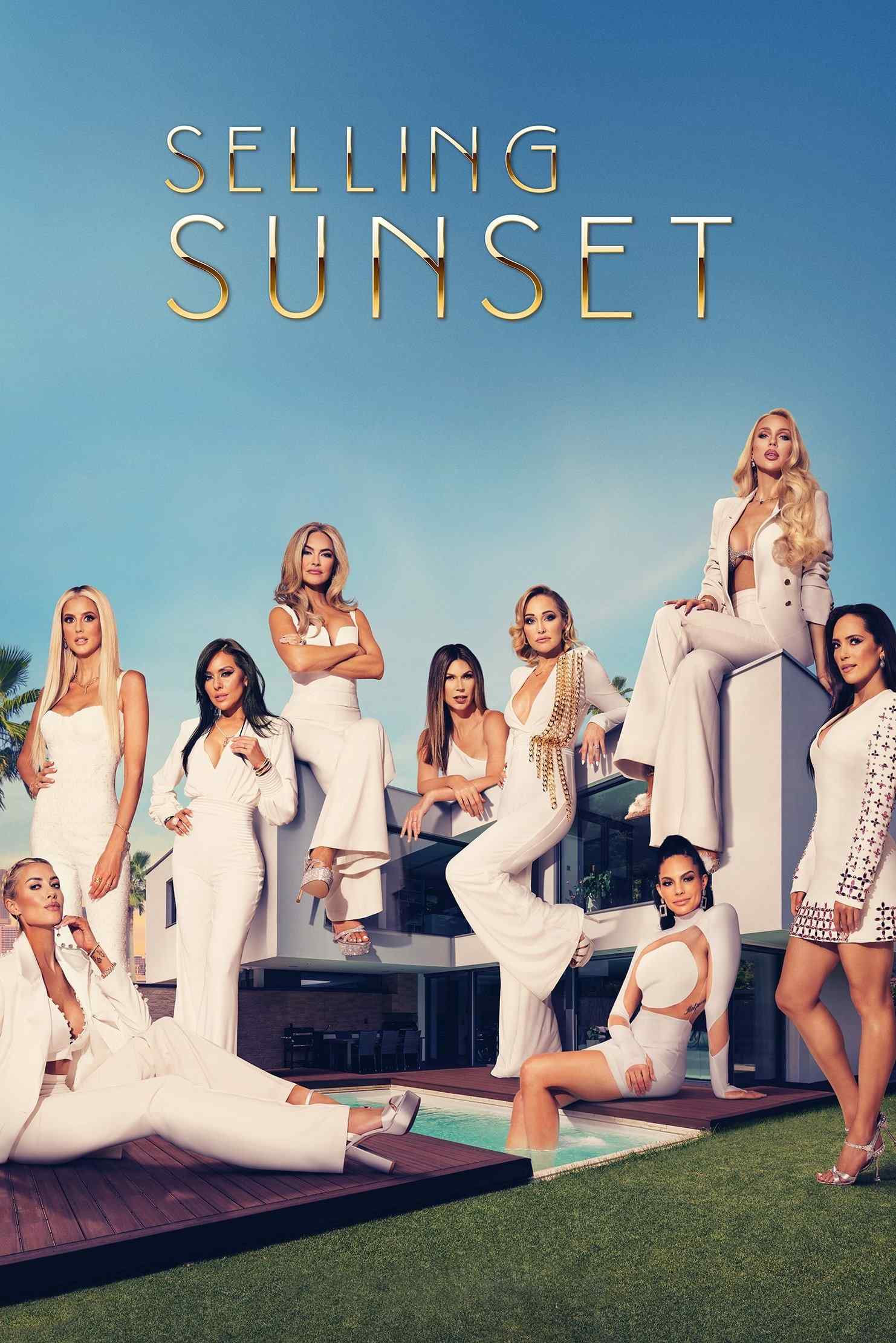 Poster chính thức của phim Truyền Hình Thực Tế "Môi Giới Hoàng Hôn (Phần 1)" (Selling Sunset - 2019), với sự tham gia của diễn viên Jason Oppenheim và Chrishell Stause.