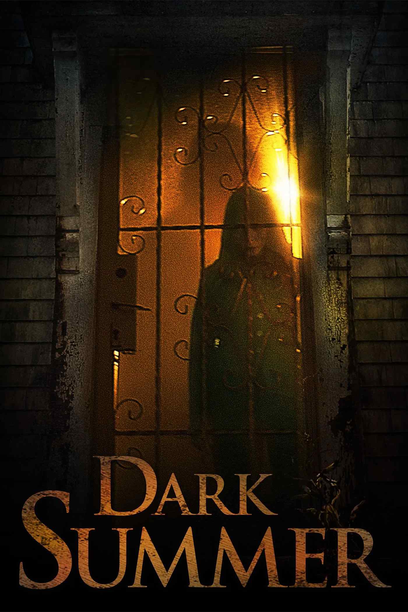 Poster chính thức của phim Phim Giật Gân, Phim Kinh Dị "Mùa Hè Kinh Hoàng" (Dark Summer - 2015), với sự tham gia của diễn viên Keir Gilchrist và Stella Maeve.