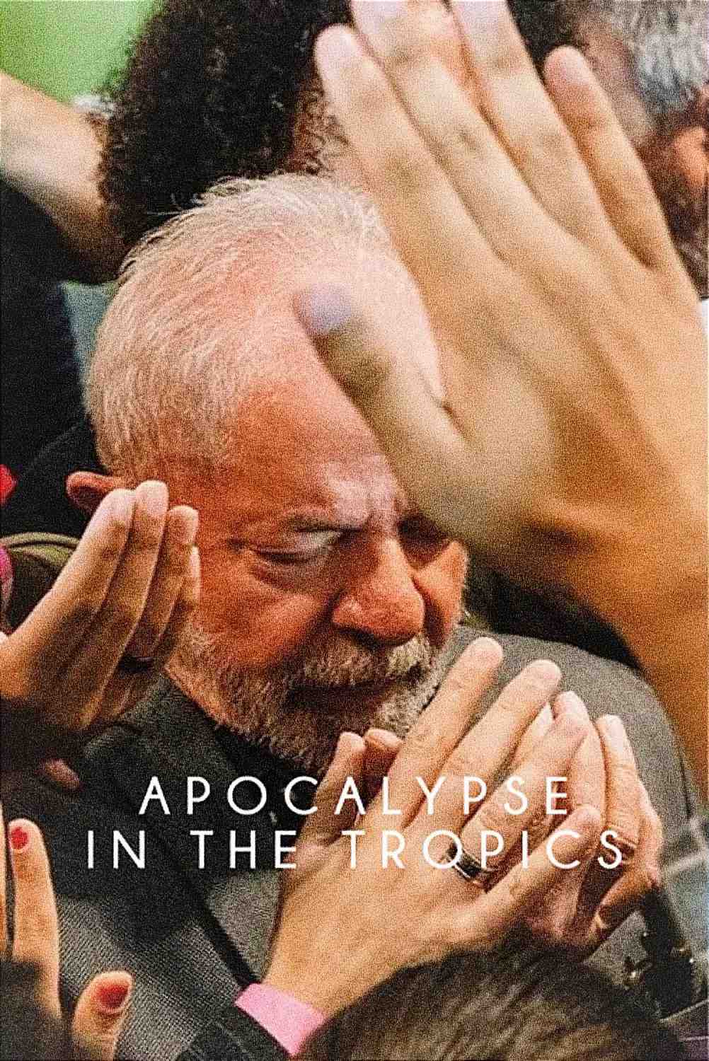 Poster chính thức của phim Phim Tài Liệu "Ngày Tận Thế Vùng Nhiệt Đới" (Apocalypse in the Tropics - 2025), với sự tham gia của diễn viên Silas Malafaia và Elizete Malafaia.