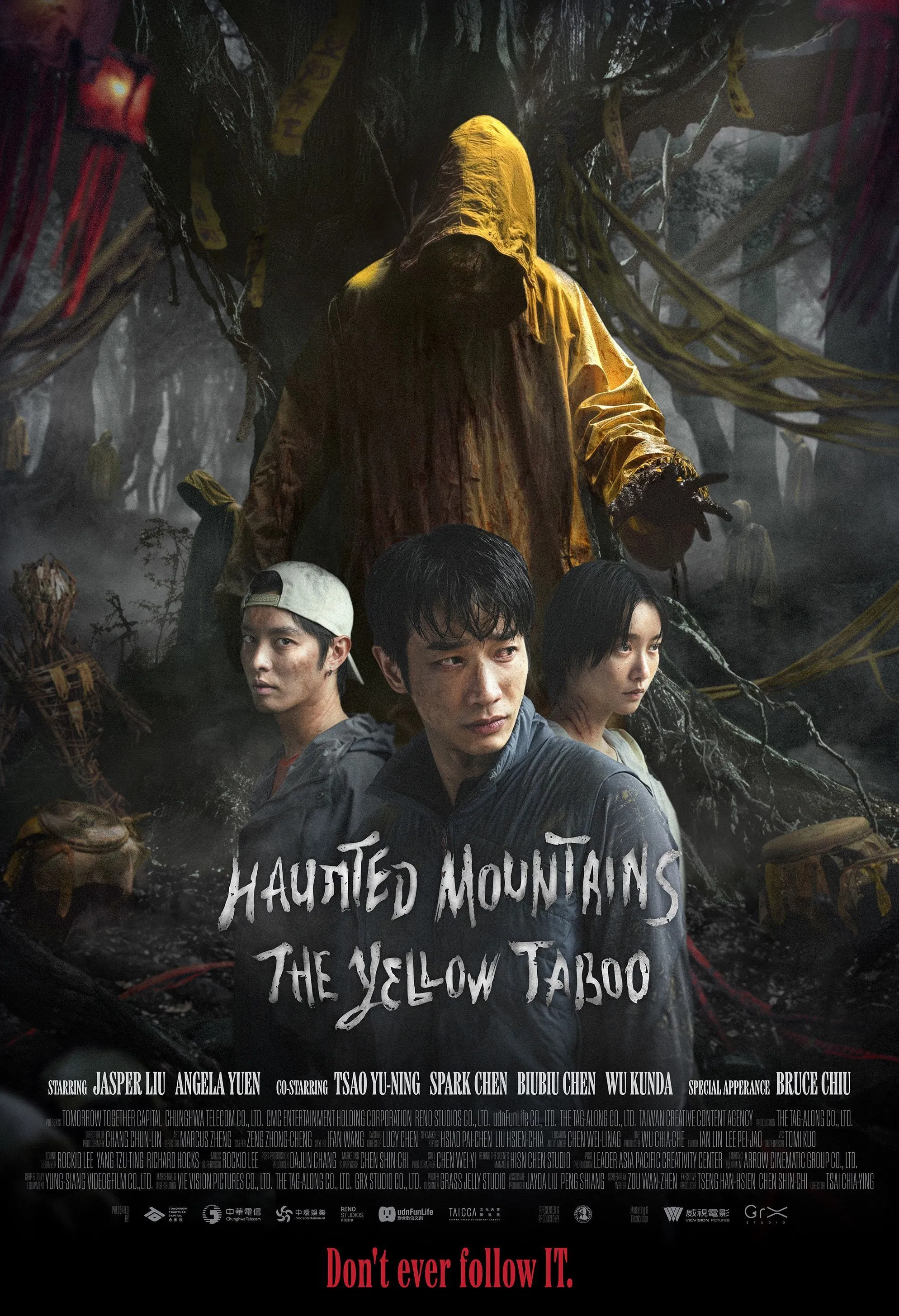 Poster chính thức của phim Phim Kinh Dị, Phim Giả Tượng "Núi Tế vong" (Haunted Mountains: The Yellow Taboo - 2025), với sự tham gia của diễn viên Jasper Liu và Angela Yuen.