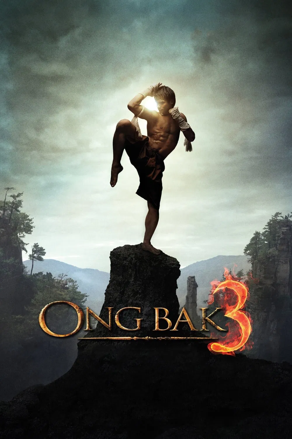 Poster chính thức của phim Phim Hành Động, Phim Phiêu Lưu "Ong-bak 3" (Ong Bak 3 - 2010), với sự tham gia của diễn viên Tony Jaa và Primrata Dej-Udom.