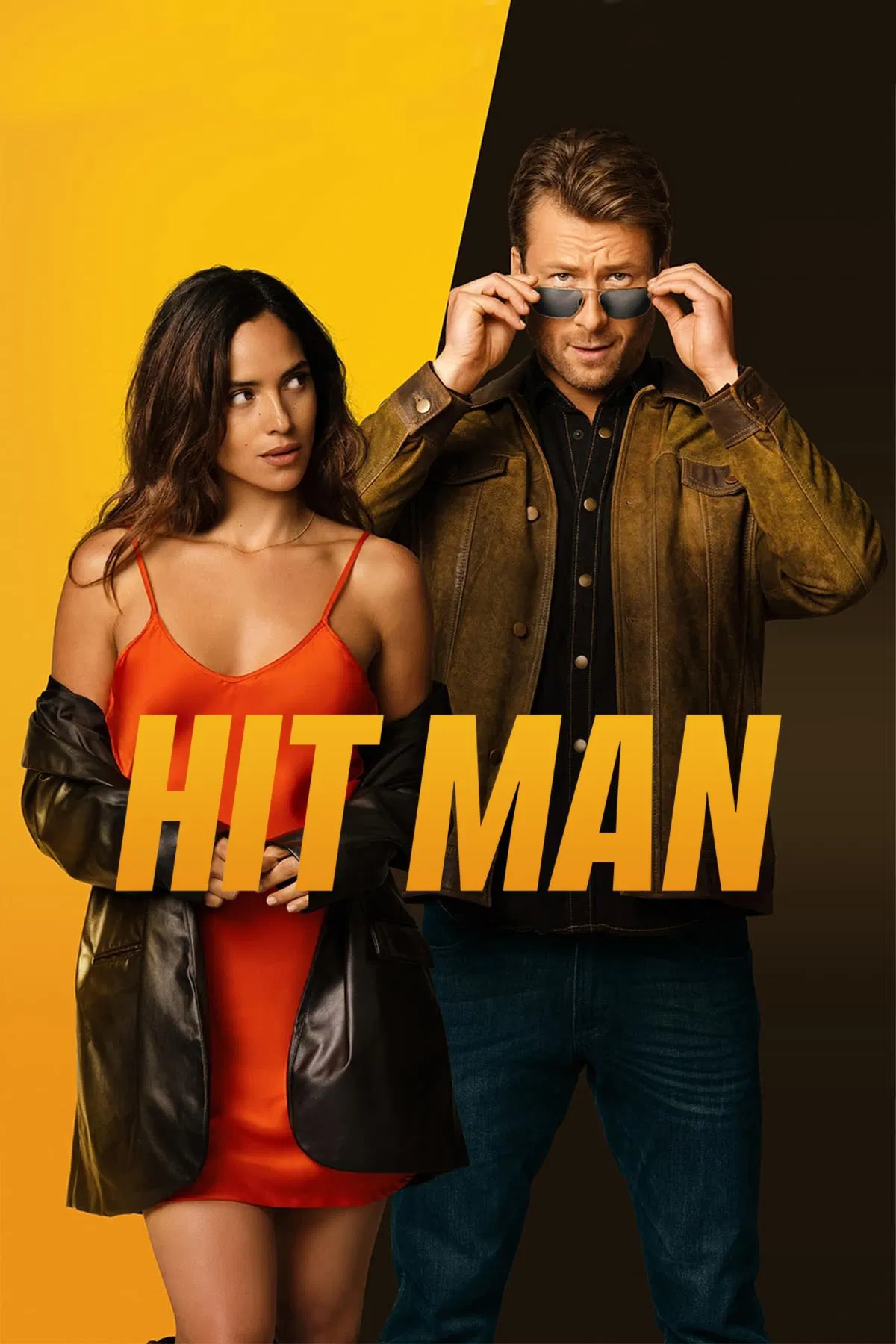 Poster chính thức của phim Phim Hài, Phim Tình Cảm "Sát Thủ Giả Vờ" (Hit Man - 2024), với sự tham gia của diễn viên Glen Powell và Adria Arjona.