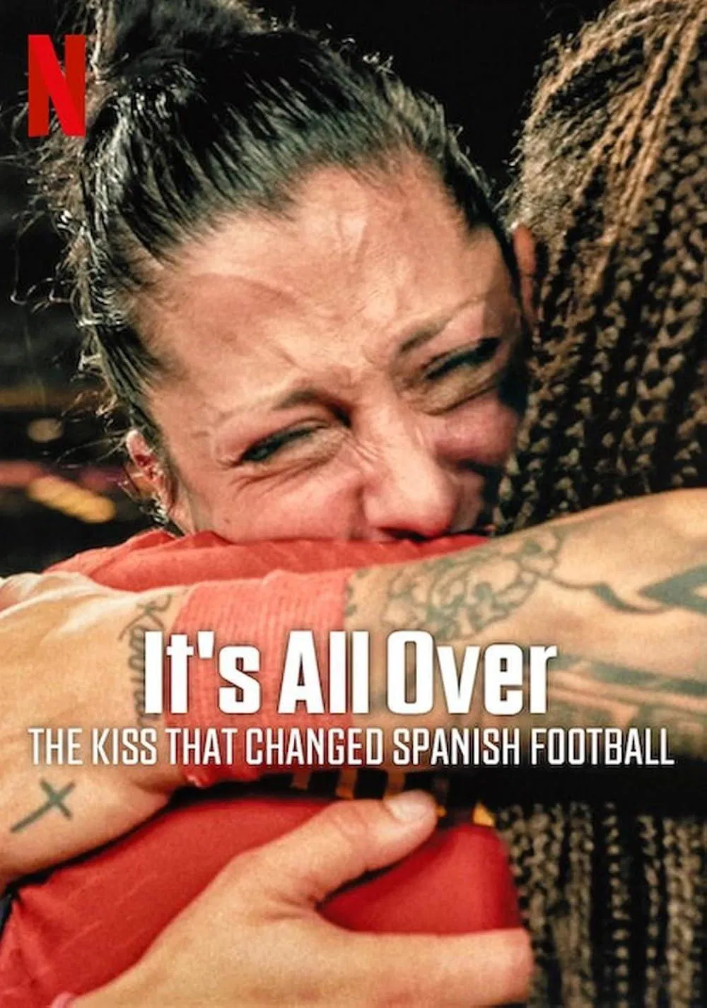 Poster chính thức của phim Phim Tài Liệu "SeAcabó: Nụ hôn làm thay đổi bóng đá Tây Ban Nha" (It's All Over: The Kiss That Changed Spanish Football - 2024), với sự tham gia của diễn viên Alexia Putellas và Irene Paredes.