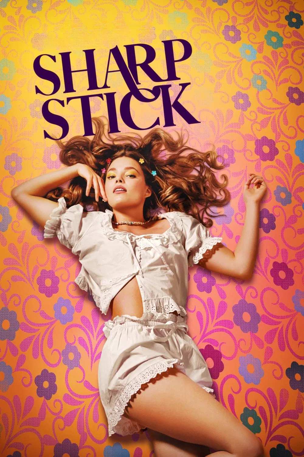 Poster chính thức của phim Phim Hài, Phim Tâm Lý "Sharp Stick" (Sharp Stick - 2022), với sự tham gia của diễn viên Kristine Froseth và Jon Bernthal.