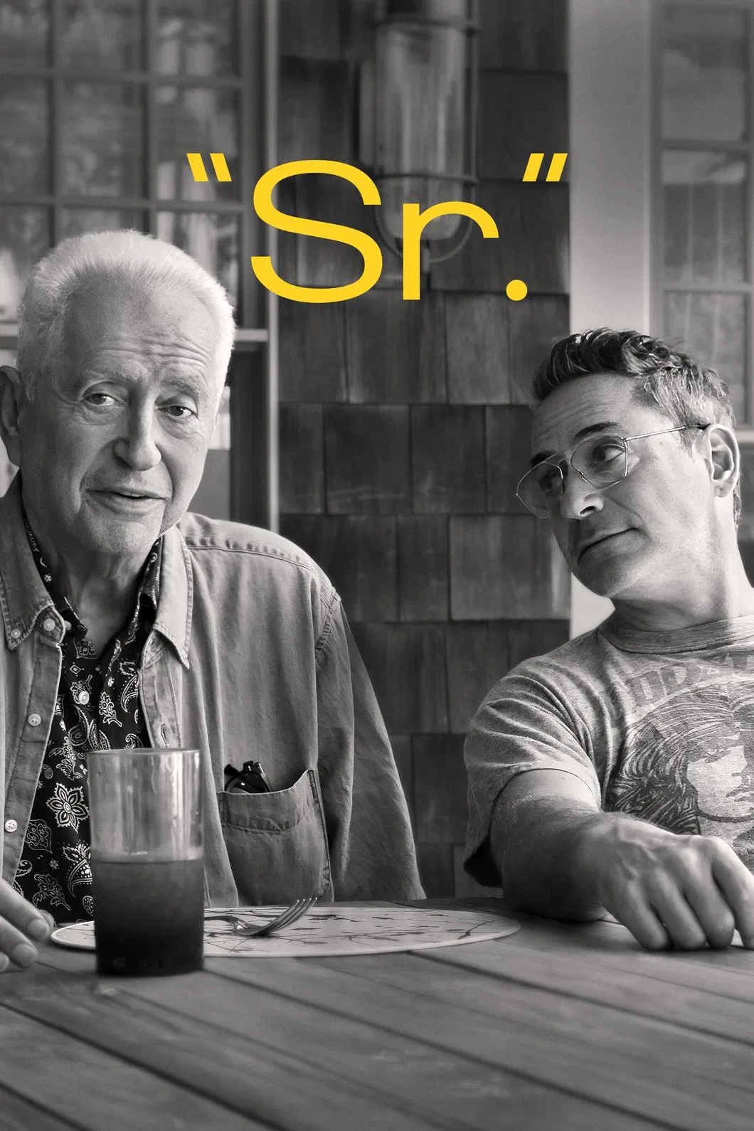 Poster chính thức của phim Phim Tài Liệu "Sr." ("Sr." - 2022), với sự tham gia của diễn viên Robert Downey Sr. và Robert Downey Jr.