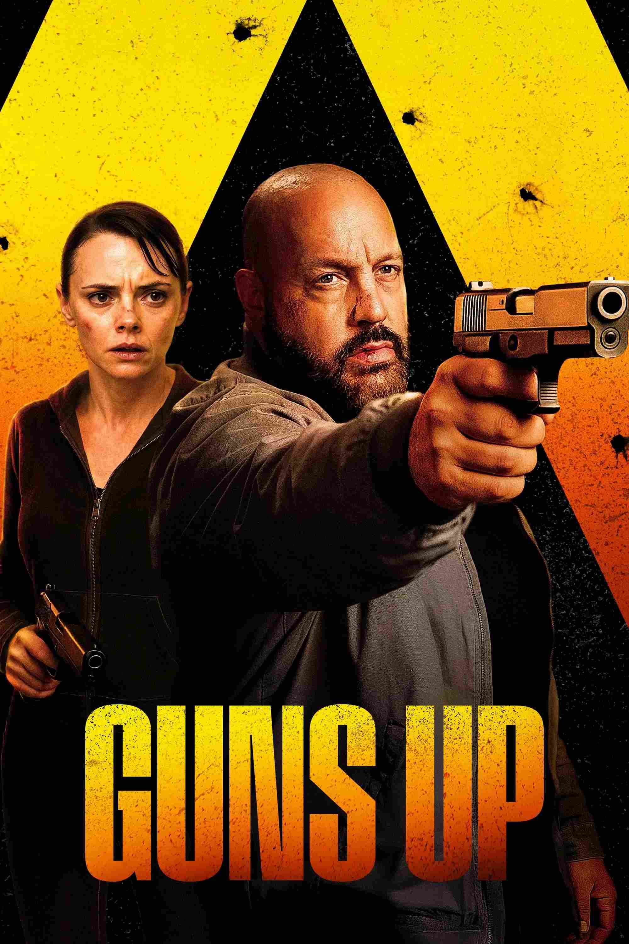Poster chính thức của phim Phim Hành Động, Phim Hài "Súng Lên Nòng" (Guns Up - 2025), với sự tham gia của diễn viên Kevin James và Christina Ricci.