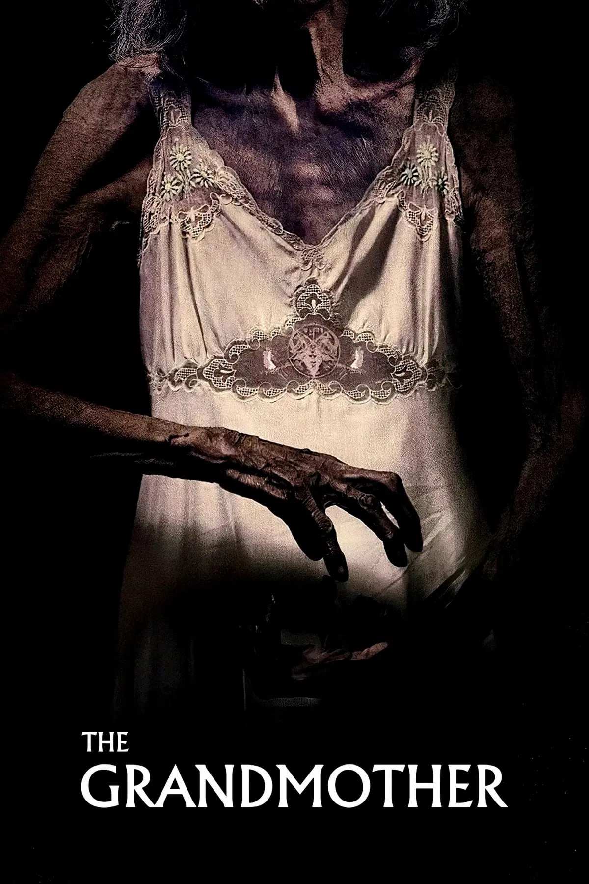 Poster chính thức của phim Phim Tâm Lý, Phim Kinh Dị "The Grandmother" (The Grandmother - 2022), với sự tham gia của diễn viên Almudena Amor và Vera Valdez.