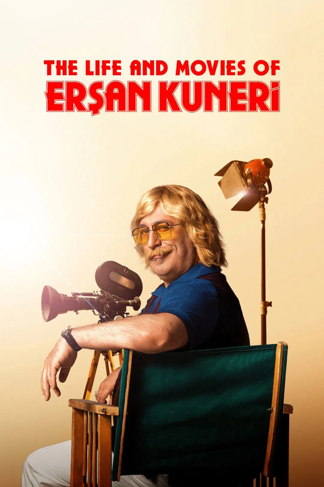 Poster chính thức của phim Phim Hài "The Life And Movies Of Erşan Kuneri" (The Life and Movies of Erşan Kuneri - 2022), với sự tham gia của diễn viên Cem Yılmaz và Zafer Algöz.
