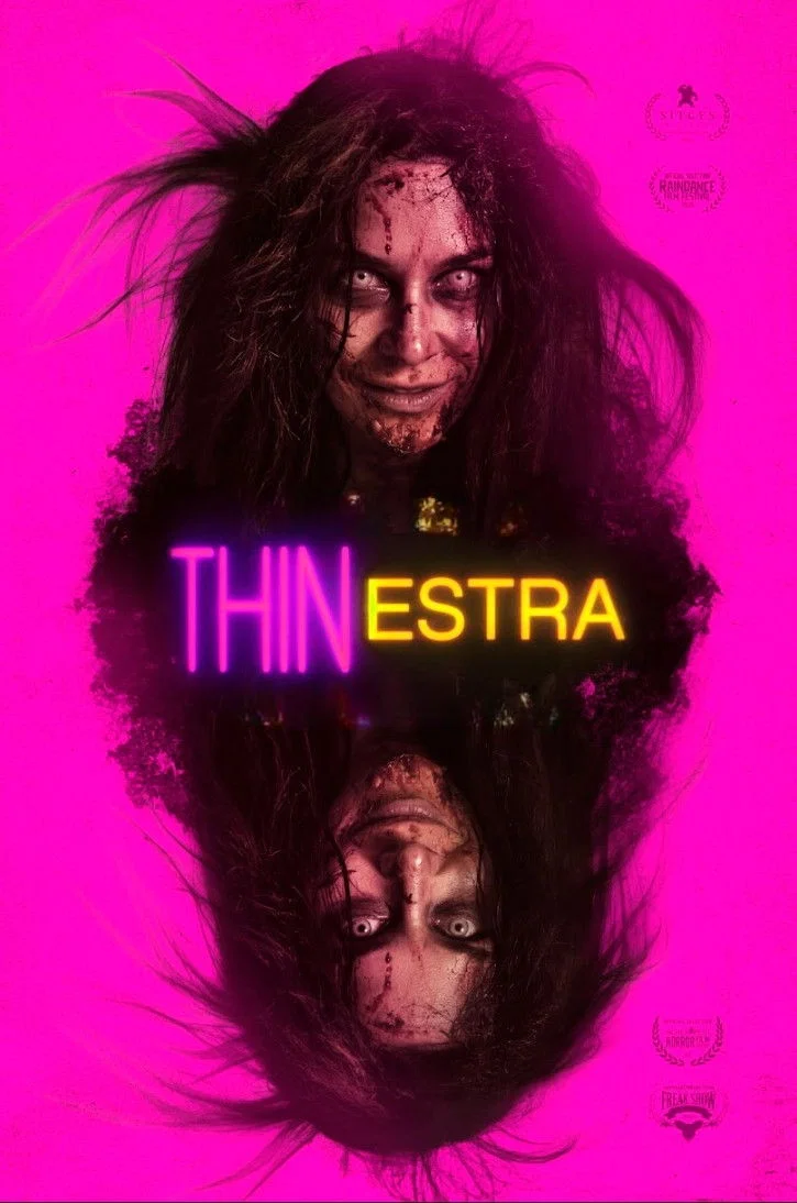 Poster chính thức của phim Phim Kinh Dị "Thinestra" (Thinestra - 2026), với sự tham gia của diễn viên Melissa Macedo và Michelle Macedo.