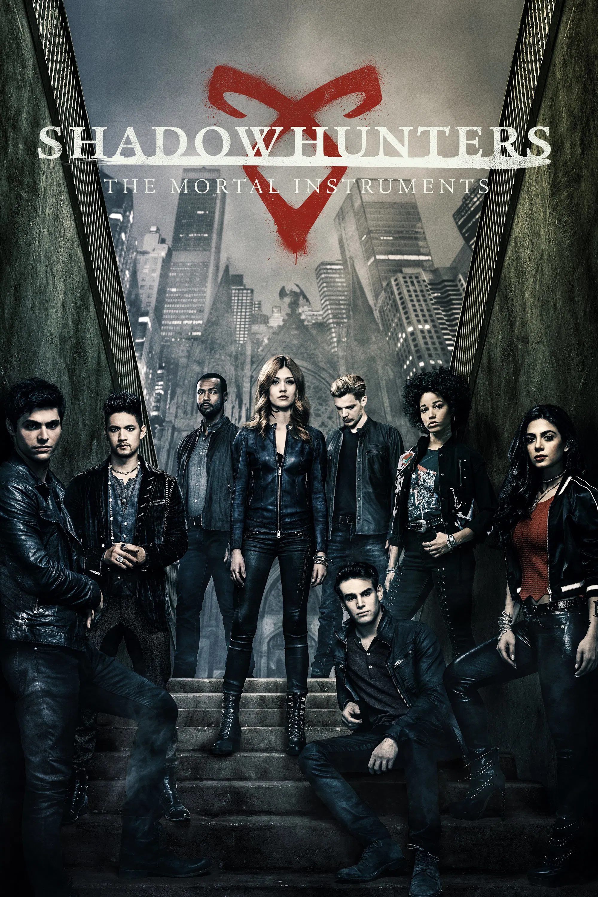 Poster chính thức của phim Phim Hành Động & Phiêu Lưu, Phim Tâm Lý "Thợ Săn Bóng Đêm (Phần 2)" (Shadowhunters - 2016), với sự tham gia của diễn viên Katherine McNamara và Dominic Sherwood.
