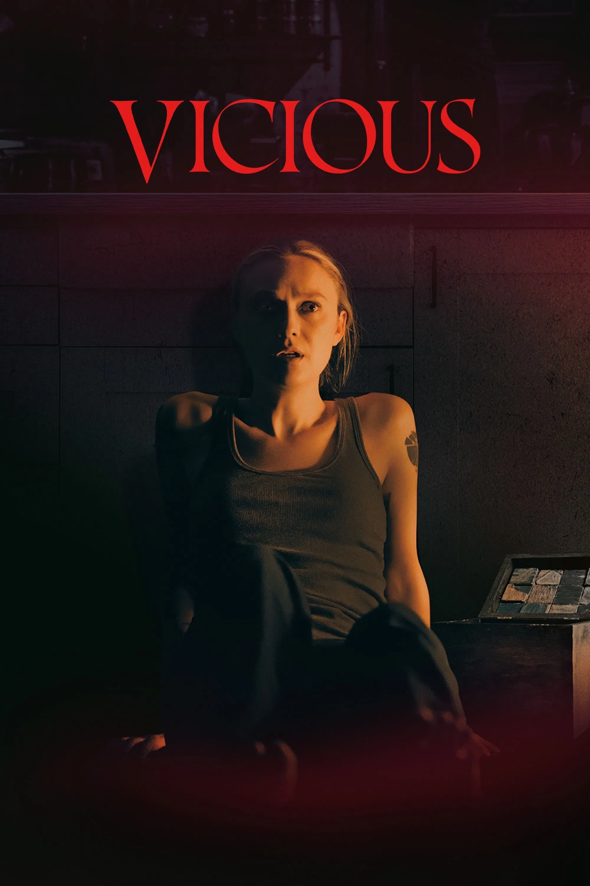 Poster chính thức của phim Phim Kinh Dị, Phim Giật Gân "Tính Bản Ác" (Vicious - 2025), với sự tham gia của diễn viên Dakota Fanning và Kathryn Hunter.