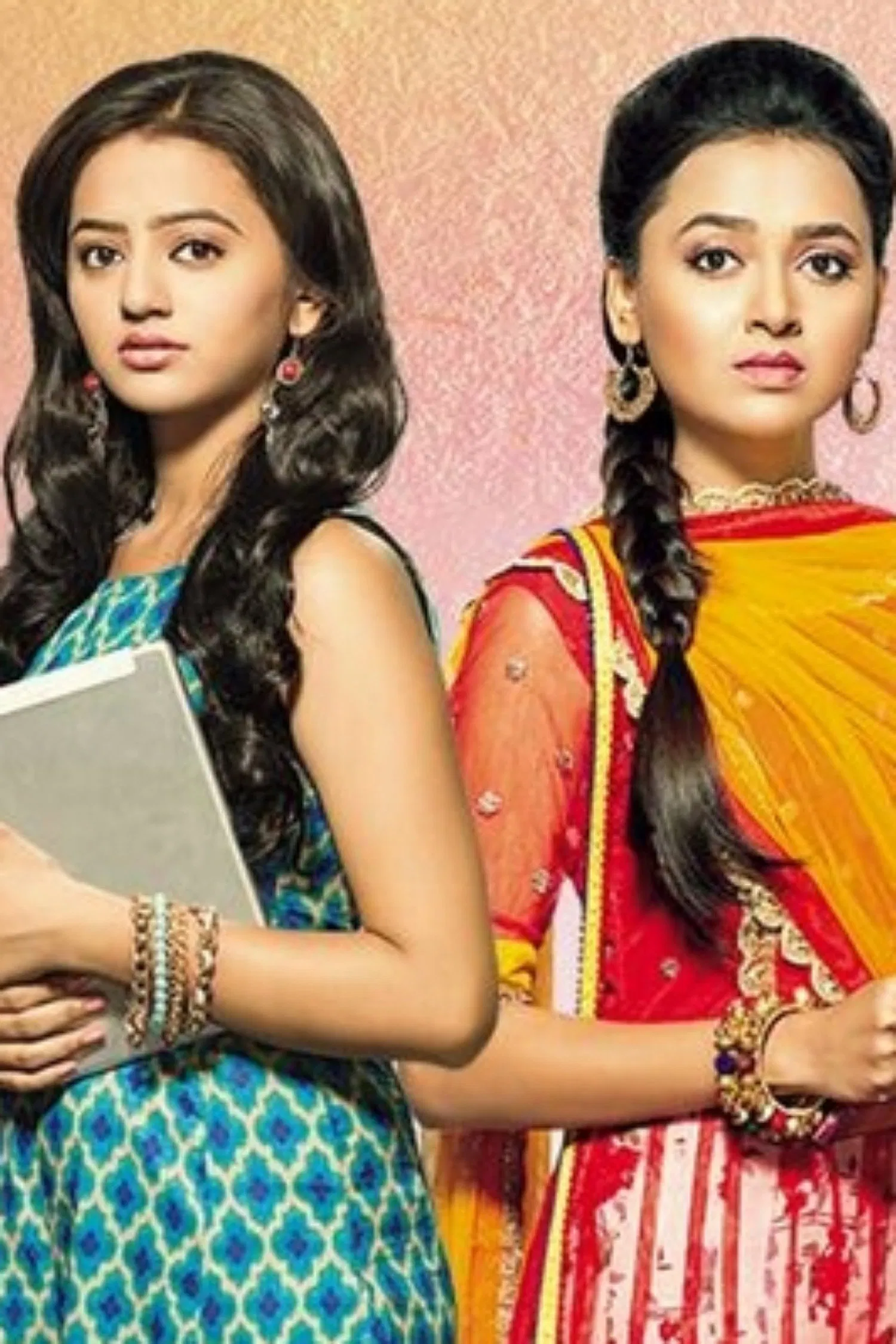 Poster chính thức của phim Phim Gia Đình, Phim Tâm Lý "Tình Yêu Và Thù Hận" (Swaragini - 2015), với sự tham gia của diễn viên Helly Shah và Varun Kapoor.