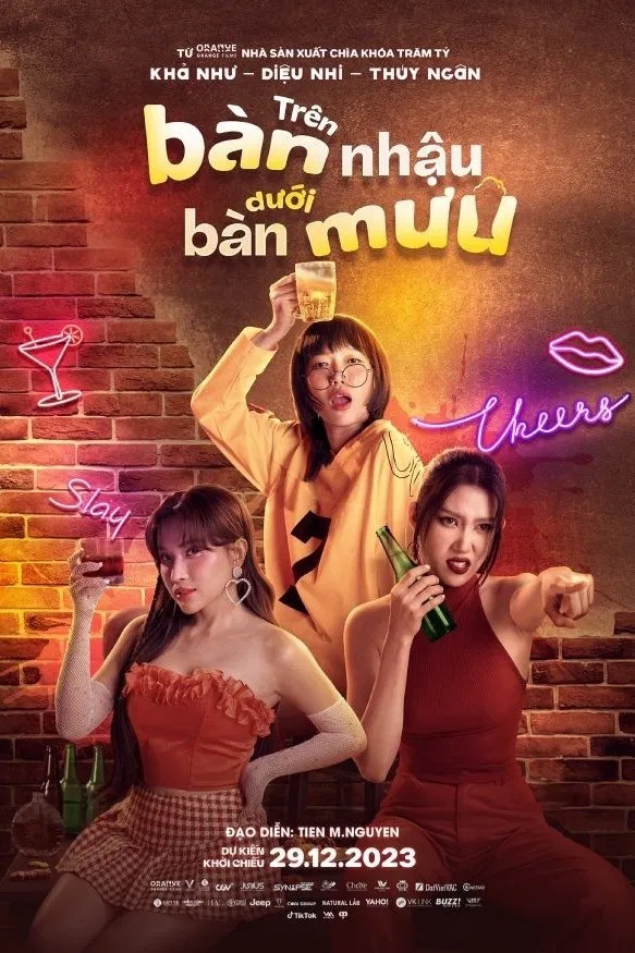 Poster chính thức của phim Phim Hài "Trên Bàn Nhậu Dưới Bàn Mưu" (On the drinking table under the planning table - 2023), với sự tham gia của diễn viên Diệu Nhi và Khả Như.