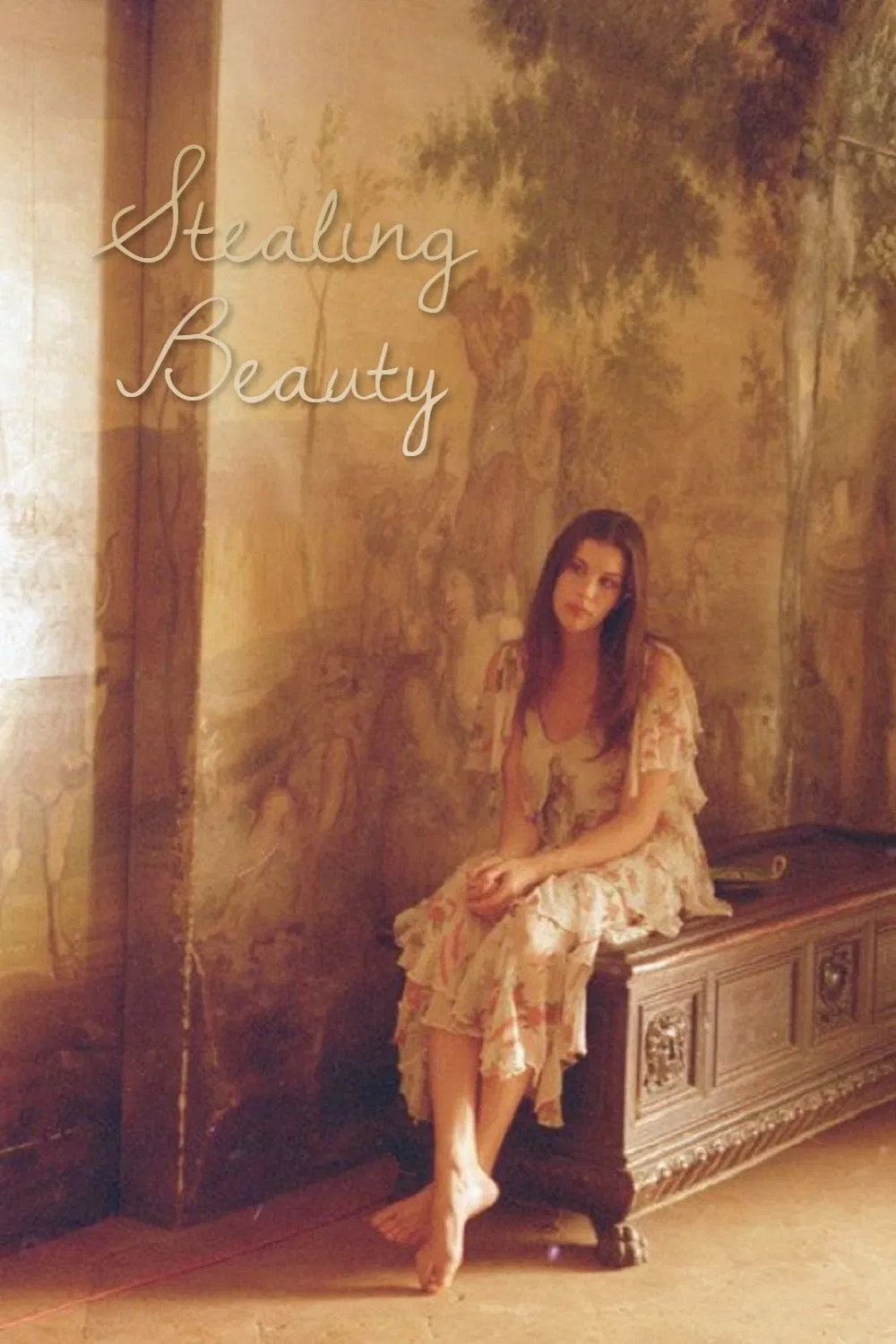 Poster chính thức của phim Phim Tâm Lý, Phim Tình Cảm "Vẻ Đẹp Bị Đánh Cắp" (Stealing Beauty - 1996), với sự tham gia của diễn viên Liv Tyler và Sinéad Cusack.